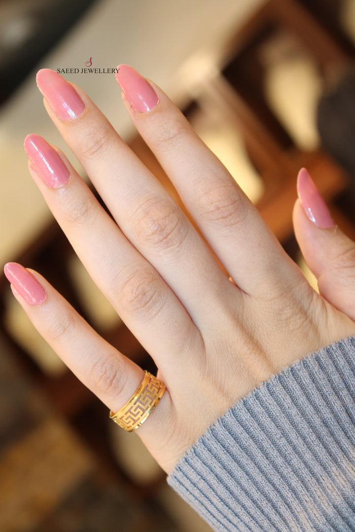 21K Engraved Wedding Ring Made of 21K Yellow Gold by Saeed Jewelry-ذبلة-فرزاتشي-مشبك
