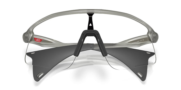 Oakley Stunt Devil S OO9518 #colour_matte grey ink/clear to black iridium photochromic