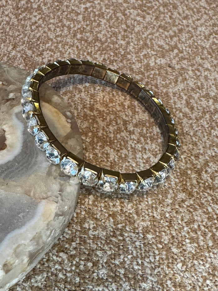 Vintage-Style Gold Tone Rhinestone Stretch Tennis Bracelet – Mid-Century Inspired