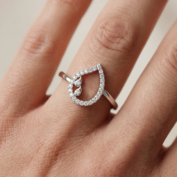 Round Cut Lab Grown Diamond Ring in Silver