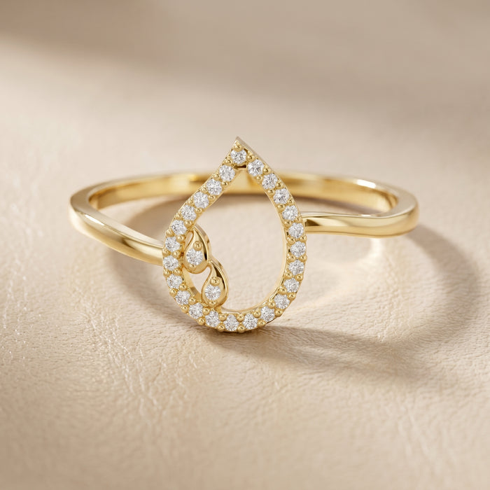 Round Cut Lab Grown Diamond Ring in Yellow Gold